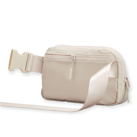 Lululemon Everywhere Belt Bag 1L OG White Opal - Picture 3 of 12